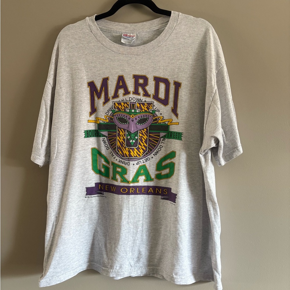 @1990Mardi Gras Graphic T-Shirt